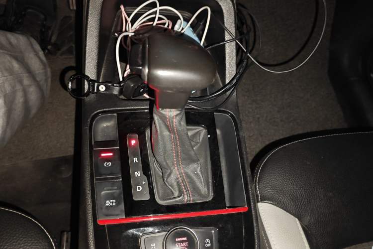 Used Qoros 5 2018 1.6T Automatic Prestige Model Gear Lever