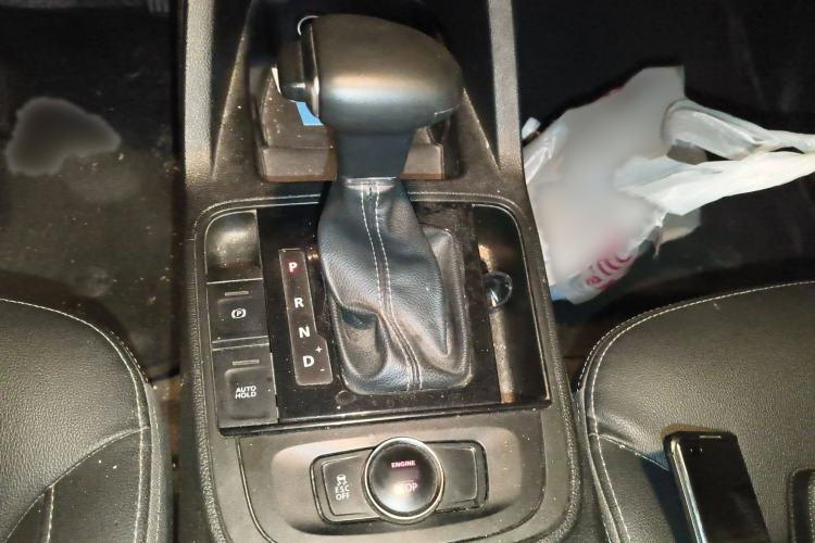 Used Qoros 5 2018 Revised Version 1.6T Automatic Leading Edition Gear Lever