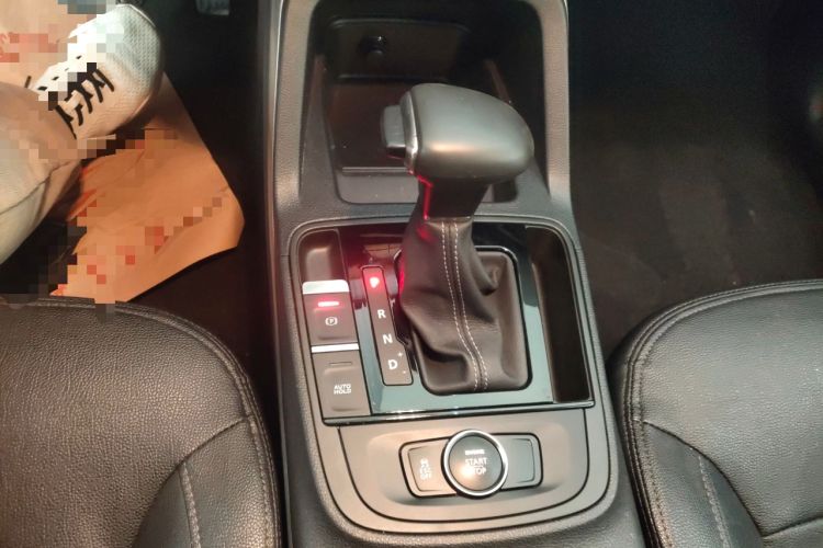 Used Qoros 5 2018 Revised Version 1.6T Automatic Leading Edition Gear Lever