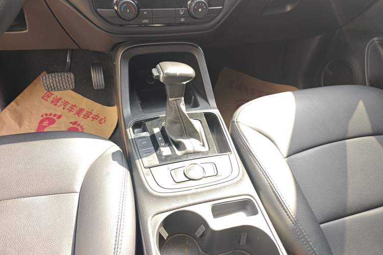 Used Qoros 5 2018 1.6T Automatic Leading Model Gear Lever