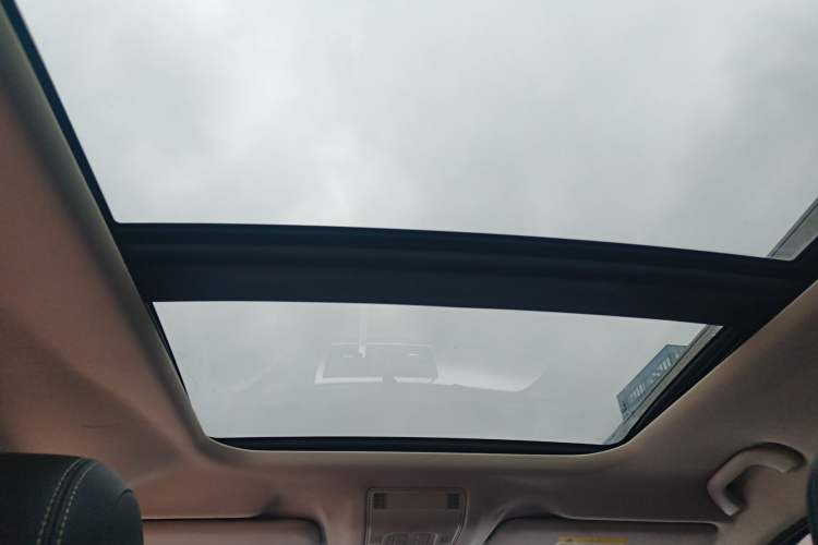 Used Qoros 5 2018 Revised 1.6T Automatic Luxury Version Headliner