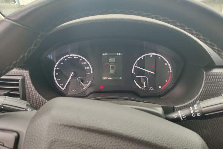 Used Qoros 5 2018 Revised Version 1.6T Automatic Leading Edition Instrument Cluster