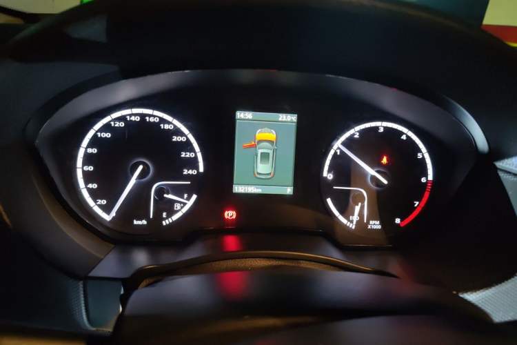 Used Qoros 5 2018 Revised Version 1.6T Automatic Leading Edition Instrument Cluster