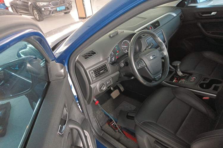 Used Qoros 5 2018 Revised Version 1.6T Automatic Leading Edition Interior 3