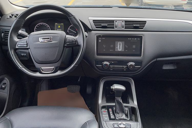 Used Qoros 5 2018 Revised Version 1.6T Automatic Leading Edition Interior 3