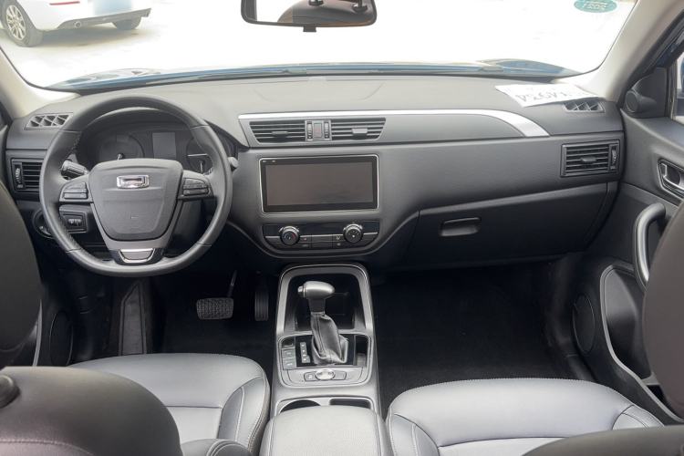 Used Qoros 5 2018 Revised Version 1.6T Automatic Leading Edition Interior 4