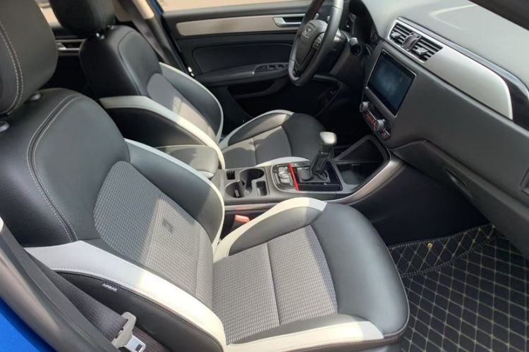 Used Qoros 5 2018 Revised 1.6T Automatic Luxury Version Interior 4