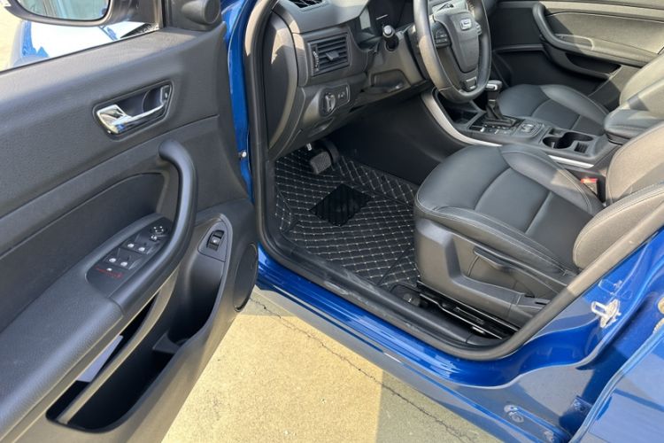 Used Qoros 5 2018 Revised Version 1.6T Automatic Leading Edition Interior 5
