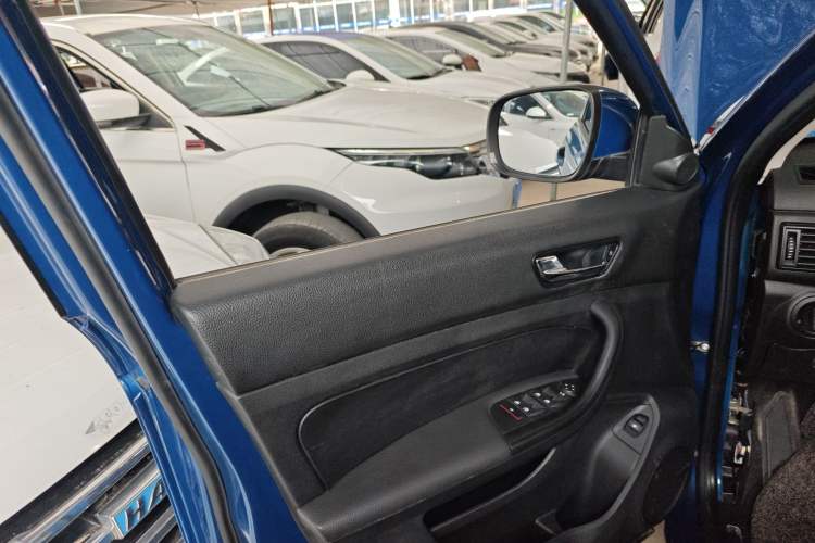 Used Qoros 5 2018 Revised Version 1.6T Automatic Leading Edition Left Front Door Interior