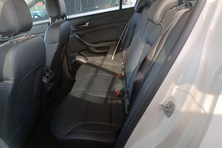 Used Qoros 5 2018 Revised Version 1.6T Automatic Leading Edition Left Rear Seat