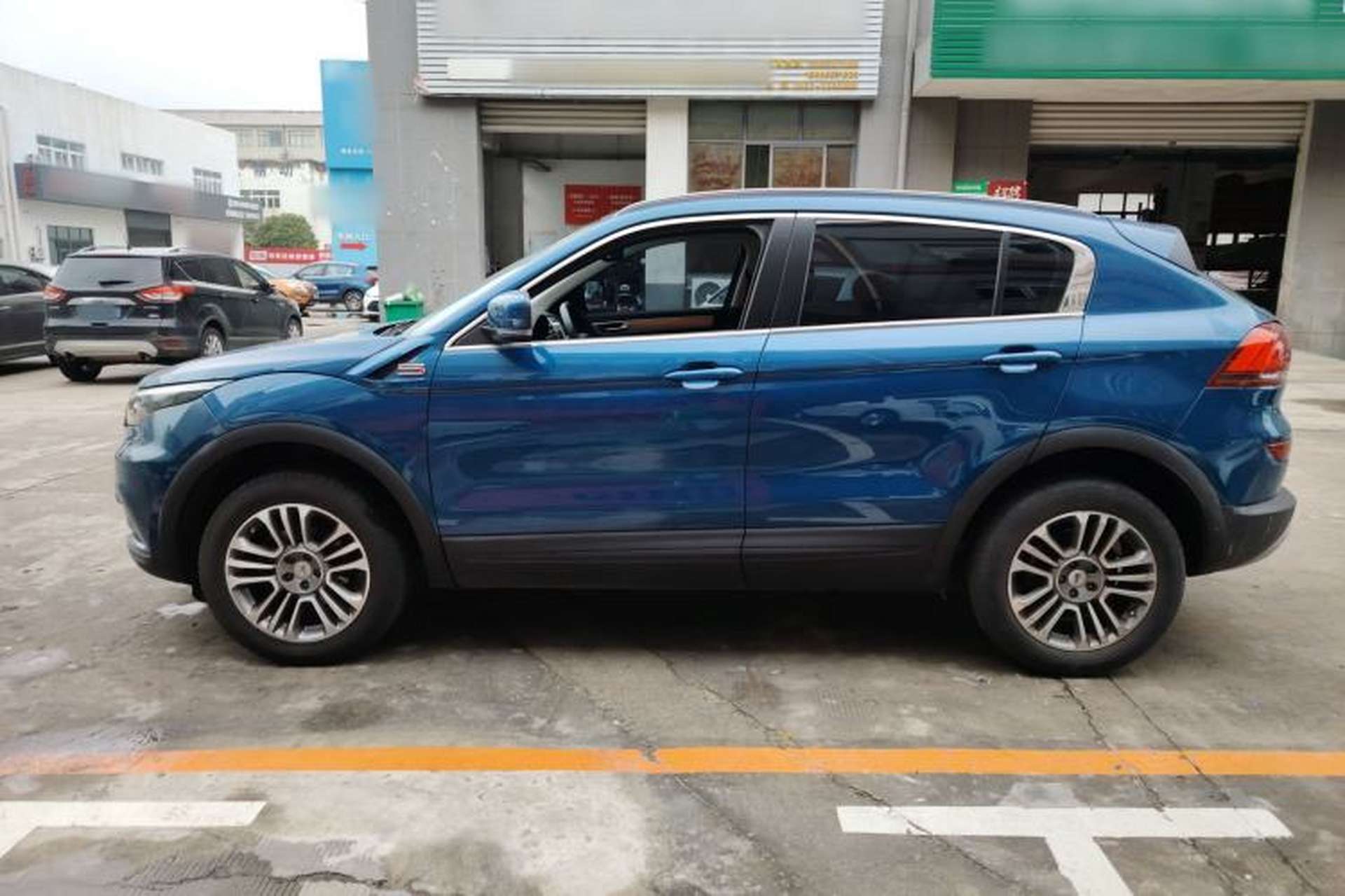 Used Qoros 5 2018 Revised 1.6T Automatic Luxury Version Left Side