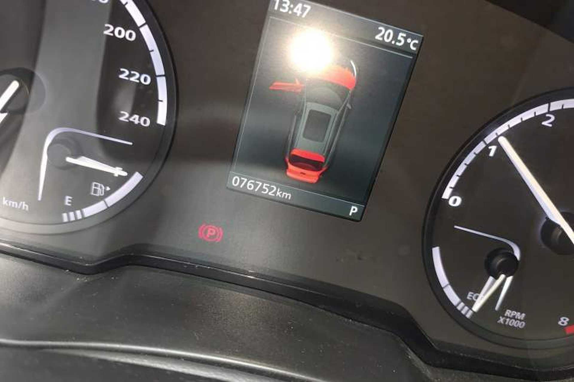 Used Qoros 5 2018 1.6T Automatic Prestige Model Odometer Close Up