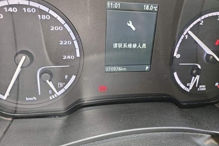 Used Qoros 5 2018 Revised Version 1.6T Automatic Leading Edition Odometer Close Up