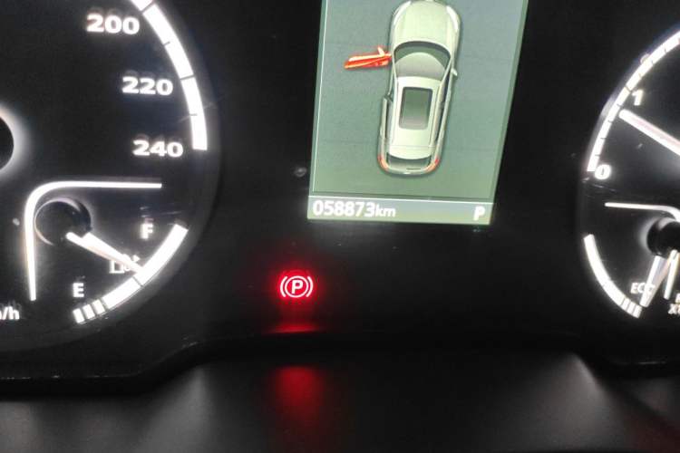 Used Qoros 5 2018 1.6T Automatic Prestige Model Odometer Close Up
