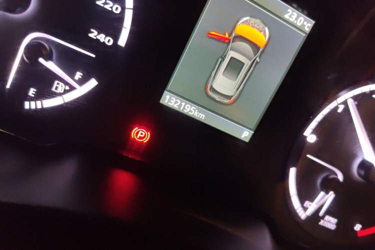 Used Qoros 5 2018 Revised Version 1.6T Automatic Leading Edition Odometer Close Up