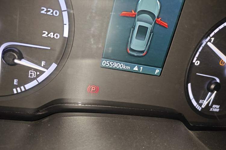 Used Qoros 5 2018 1.6T Automatic Prestige Model Odometer Close Up