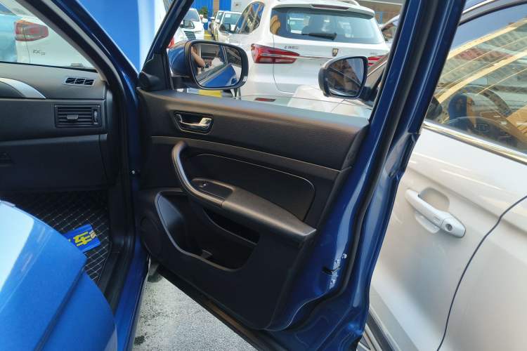 Used Qoros 5 2018 Revised Version 1.6T Automatic Leading Edition Right Front Door Interior