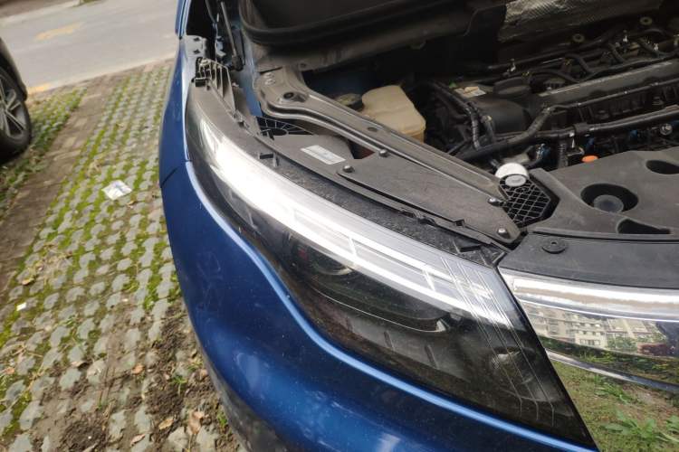 Used Qoros 5 2018 Revised Version 1.6T Automatic Leading Edition Right Front Headlight