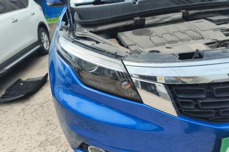 Used Qoros 5 2018 Revised Version 1.6T Automatic Leading Edition Right Front Headlight