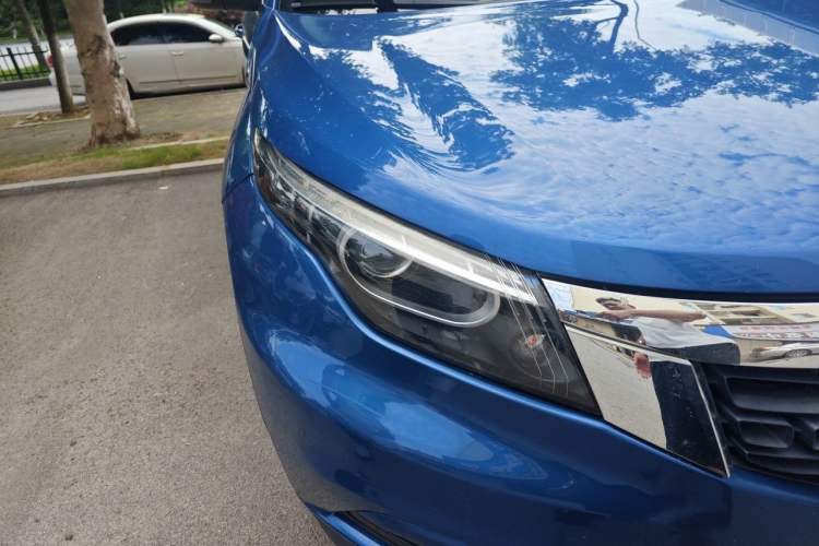 Used Qoros 5 2018 1.6T Automatic Prestige Model Right Front Headlight