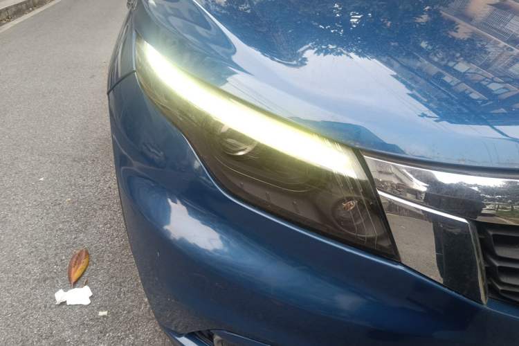 Used Qoros 5 2018 Revised Version 1.6T Automatic Leading Edition Right Front Headlight