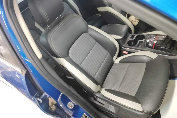 Used Qoros 5 2018 Revised 1.6T Automatic Luxury Version Right Front Seat