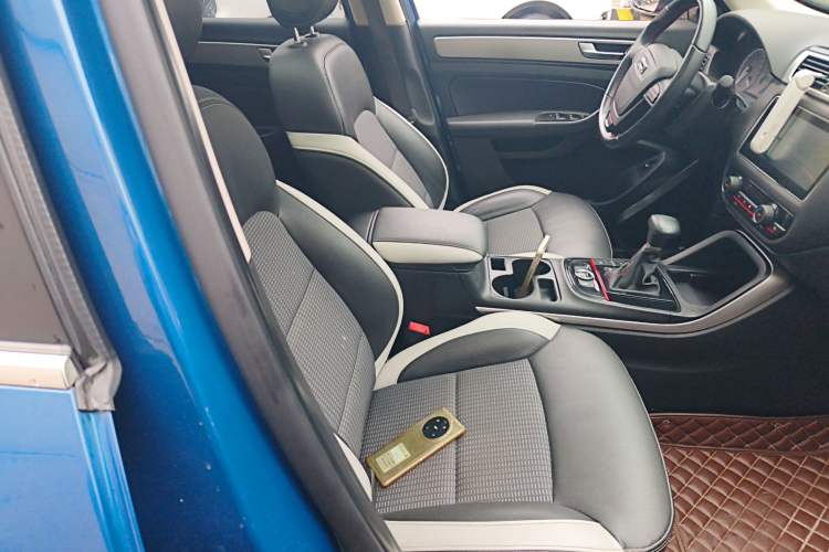 Used Qoros 5 2018 Revised 1.6T Automatic Luxury Version Right Front Seat