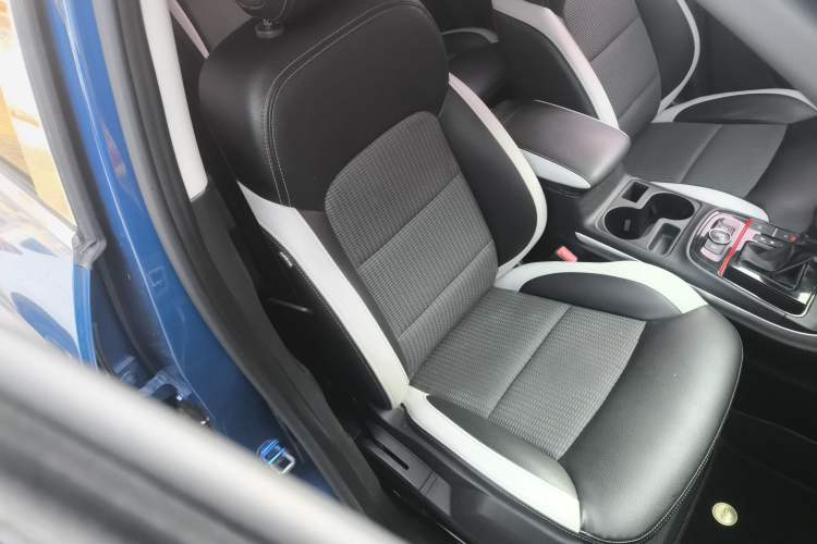 Used Qoros 5 2018 Revised 1.6T Automatic Luxury Version Right Front Seat