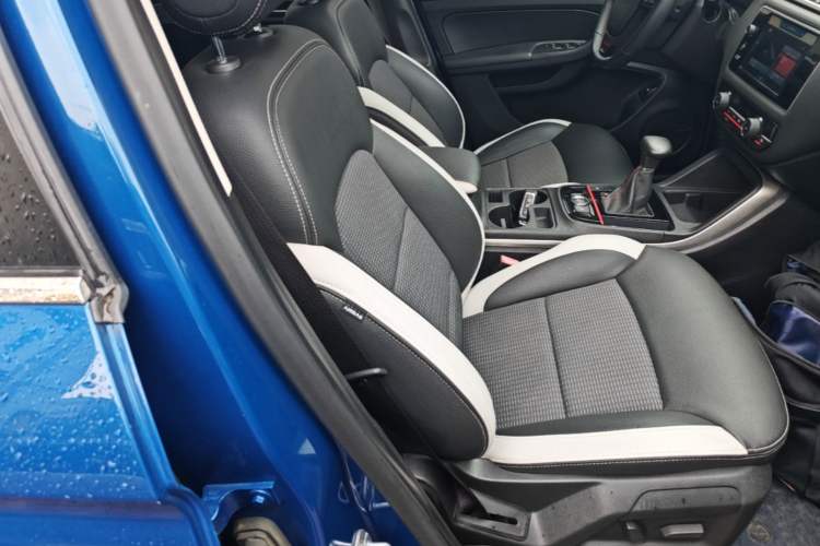 Used Qoros 5 2018 1.6T Automatic Prestige Model Right Front Seat