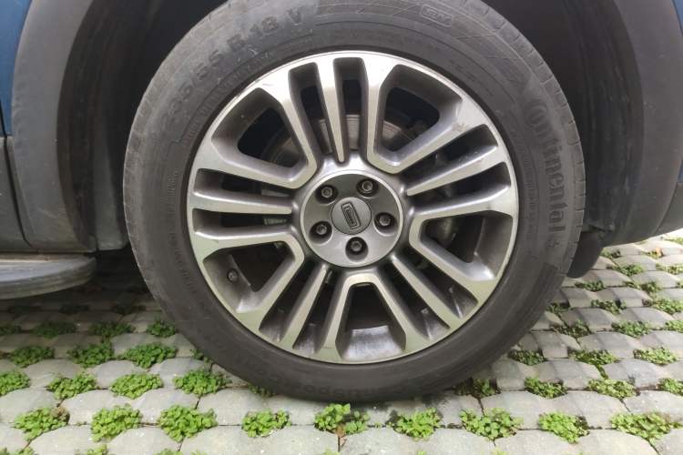 Used Qoros 5 2018 1.6T Automatic Prestige Model Right Front Wheel Hub