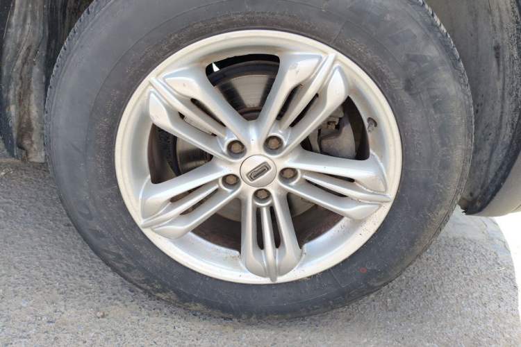 Used Qoros 5 2018 1.6T Automatic Leading Model Right Front Wheel Hub