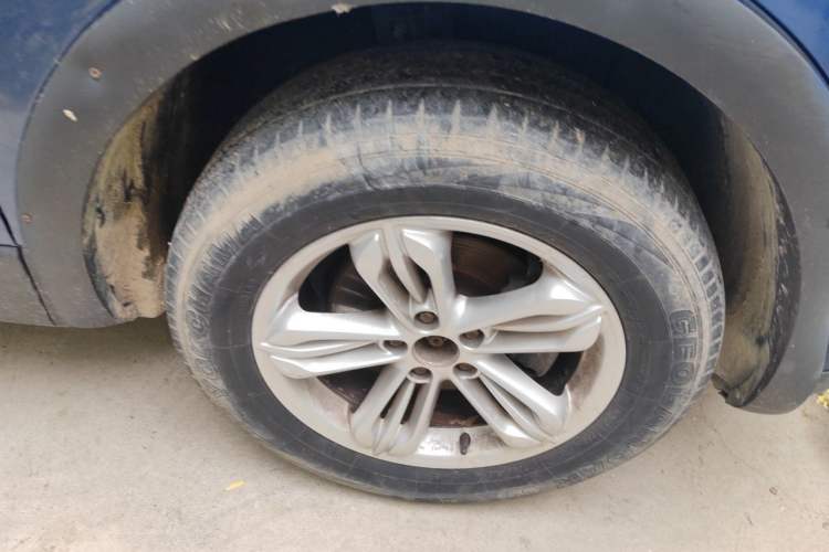 Used Qoros 5 2018 1.6T Automatic Leading Model Right Front Wheel Hub