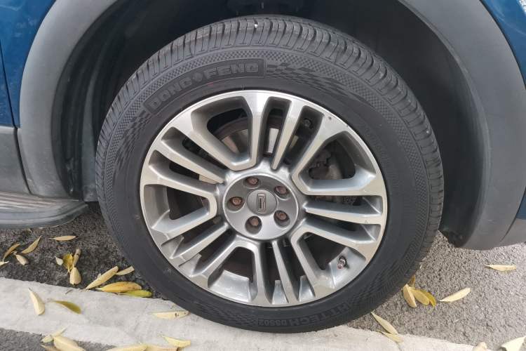Used Qoros 5 2018 1.6T Automatic Prestige Model Right Front Wheel Hub