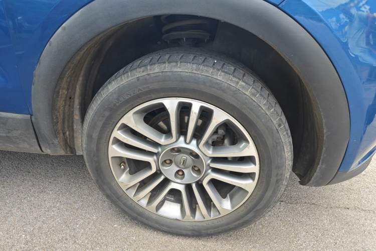 Used Qoros 5 2018 1.6T Automatic Prestige Model Right Front Wheel Hub