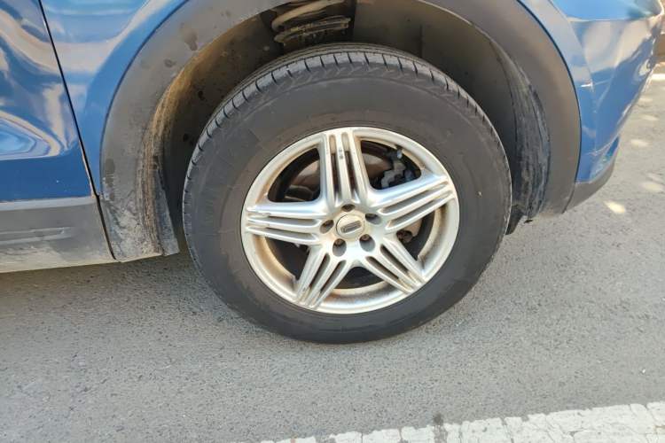 Used Qoros 5 2018 Revised Version 1.6T Automatic Leading Edition Right Front Wheel Hub