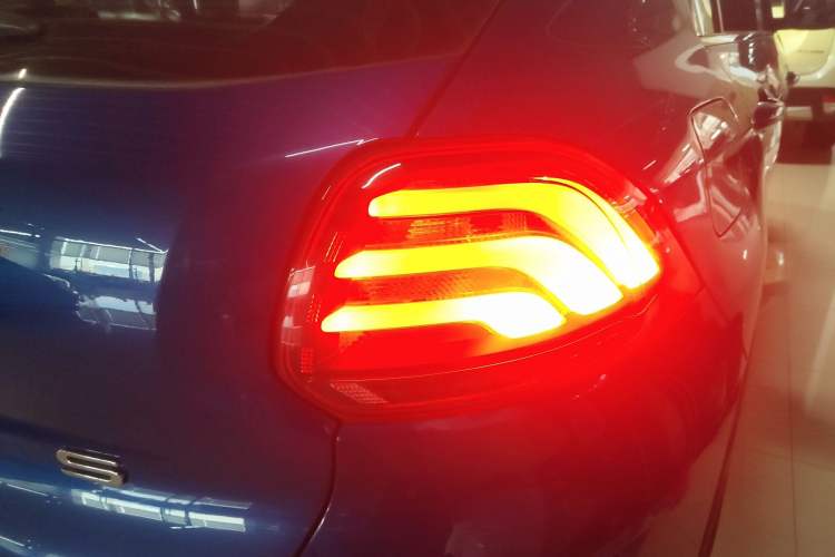 Used Qoros 5 2018 Revised 1.6T Automatic Luxury Version Right Rear Taillight