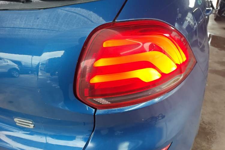 Used Qoros 5 2018 Revised Version 1.6T Automatic Leading Edition Right Rear Taillight