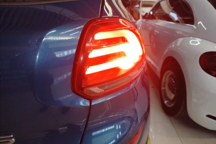 Used Qoros 5 2018 Revised Version 1.6T Automatic Leading Edition Right Rear Taillight