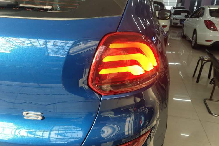 Used Qoros 5 2018 Revised Version 1.6T Automatic Leading Edition Right Rear Taillight