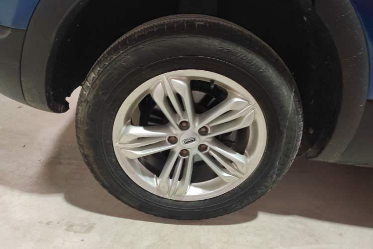 Used Qoros 5 2018 Revised Version 1.6T Automatic Leading Edition Right Rear Wheel Hub