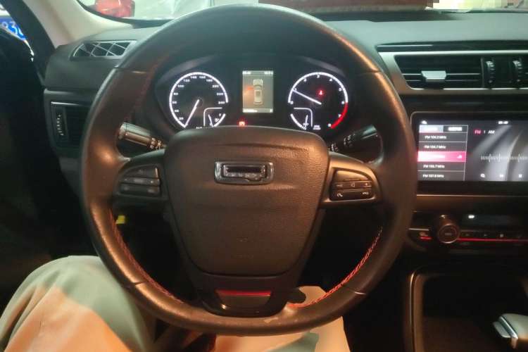 Used Qoros 5 2018 Revised 1.6T Automatic Luxury Version Steering Wheel