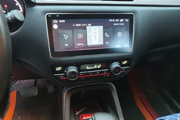 Used Qoros 5 2018 Revised 1.6T Automatic Luxury Version Audio And AC Panel