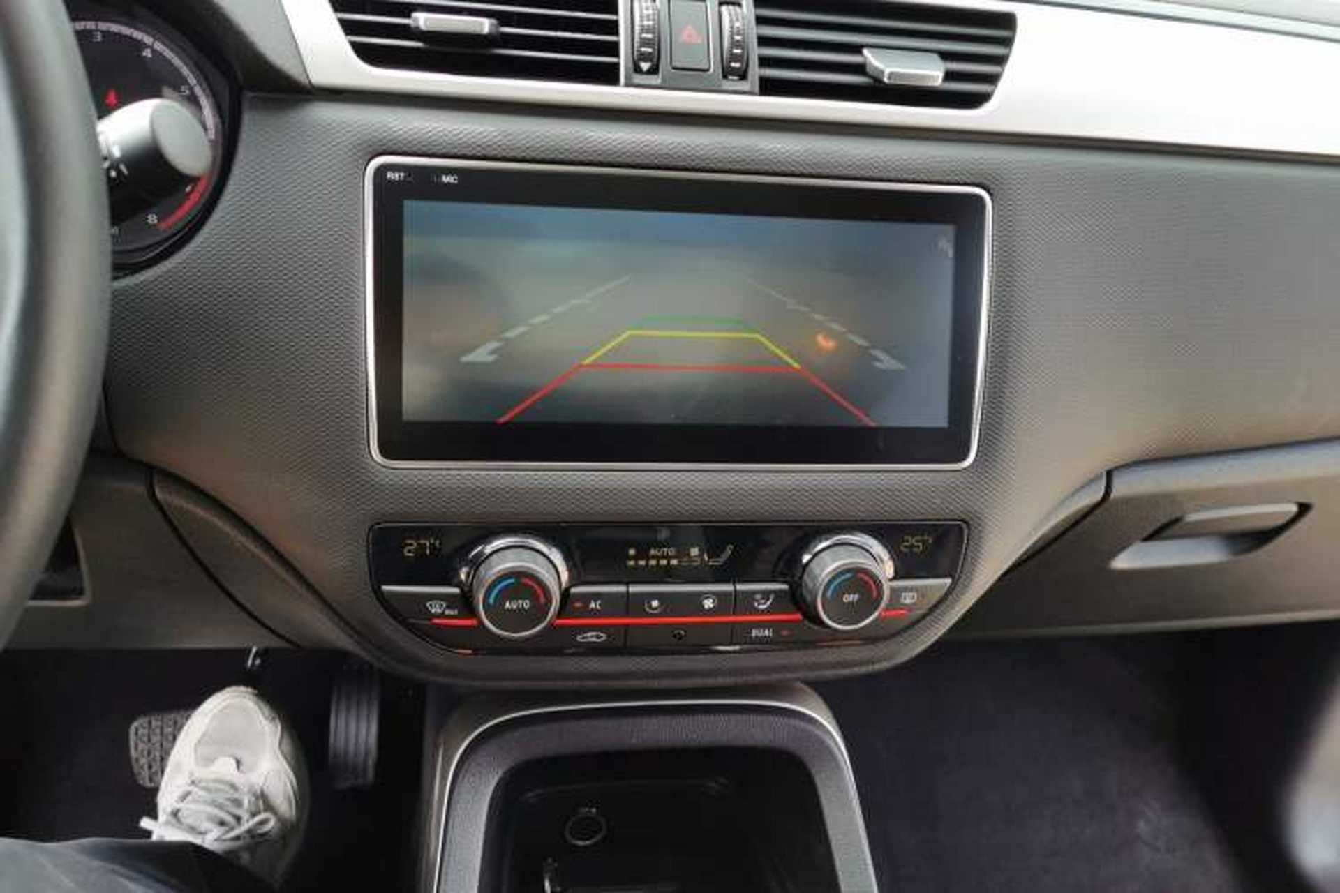 Used Qoros 5 2018 1.6T Automatic Prestige Model Audio And AC Panel