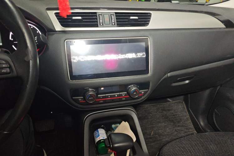 Used Qoros 5 2018 1.6T Automatic Prestige Model Audio And AC Panel
