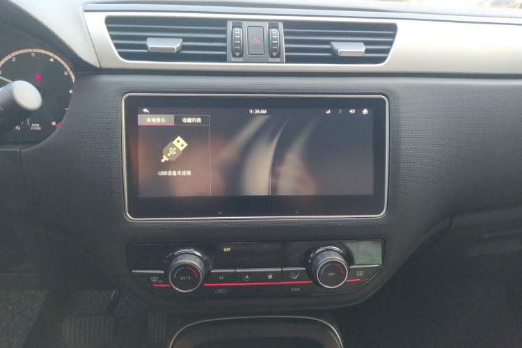 Used Qoros 5 2018 Revised 1.6T Automatic Luxury Version Audio And AC Panel