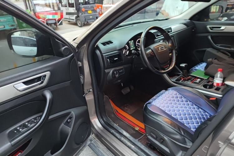 Used Qoros 5 2018 Revised 1.6T Automatic Luxury Version Driver Seat