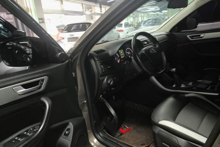 Used Qoros 5 2018 1.6T Automatic Prestige Model Driver Seat