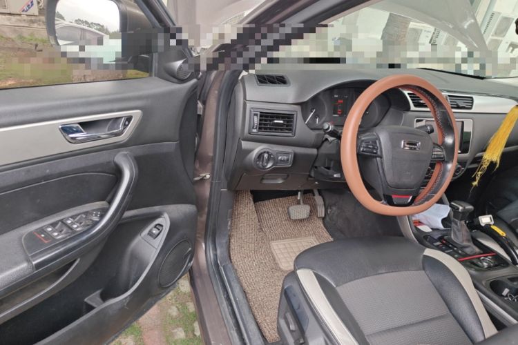 Used Qoros 5 2018 1.6T Automatic Prestige Model Driver Seat
