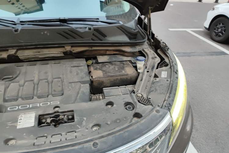 Used Qoros 5 2018 Revised 1.6T Automatic Luxury Version Engine Bay Left