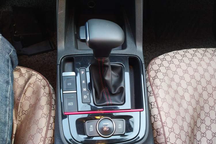 Used Qoros 5 2018 Revised 1.6T Automatic Luxury Version Gear Lever
